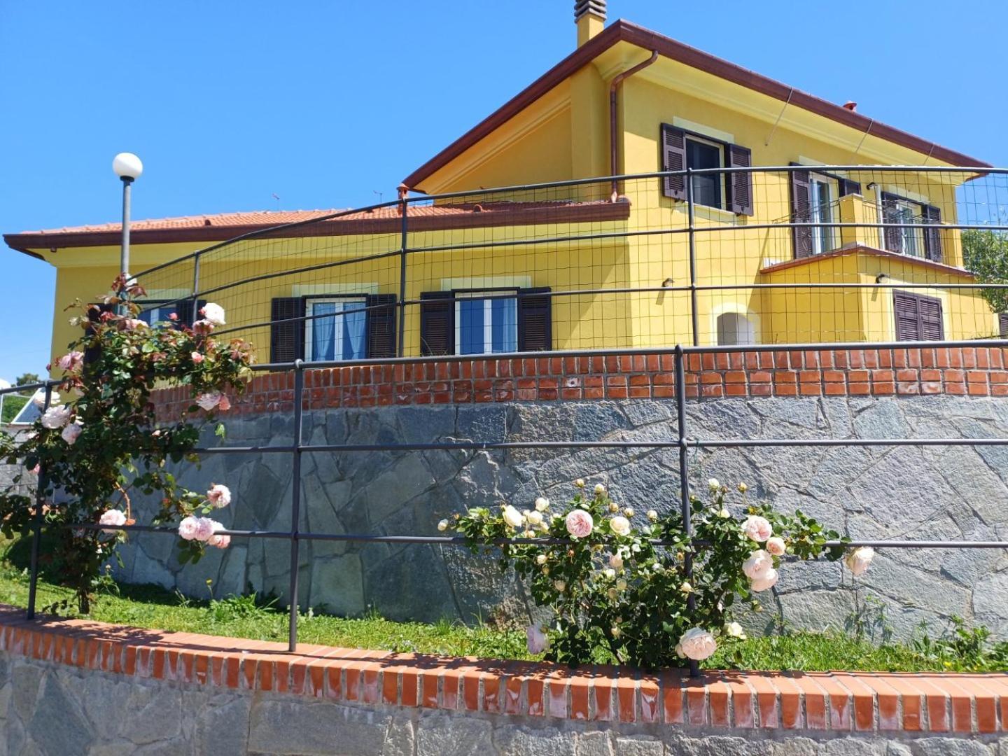 Joivy Villa Guanna - Charming Flat With Garden Bracco Ngoại thất bức ảnh