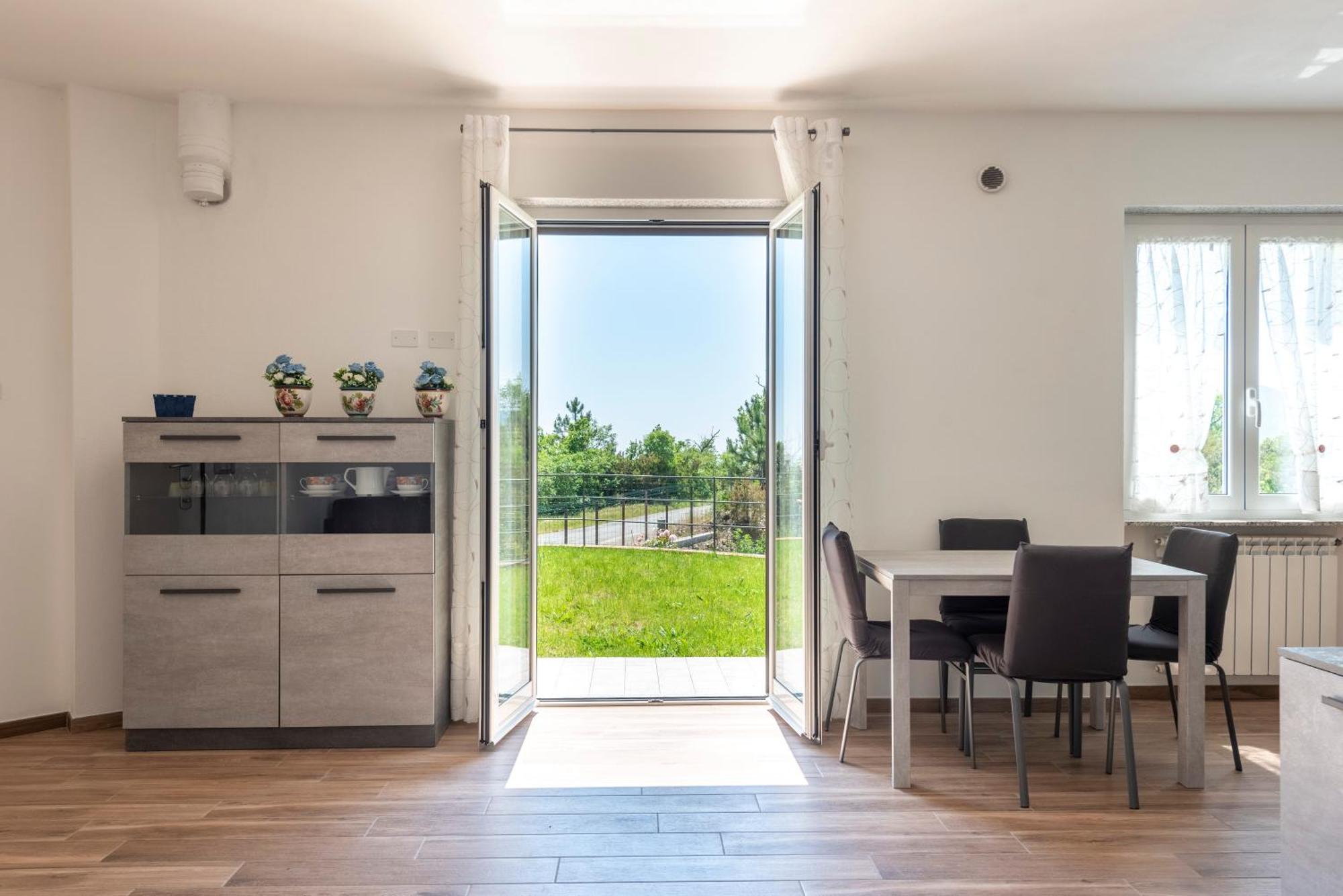 Joivy Villa Guanna - Charming Flat With Garden Bracco Ngoại thất bức ảnh