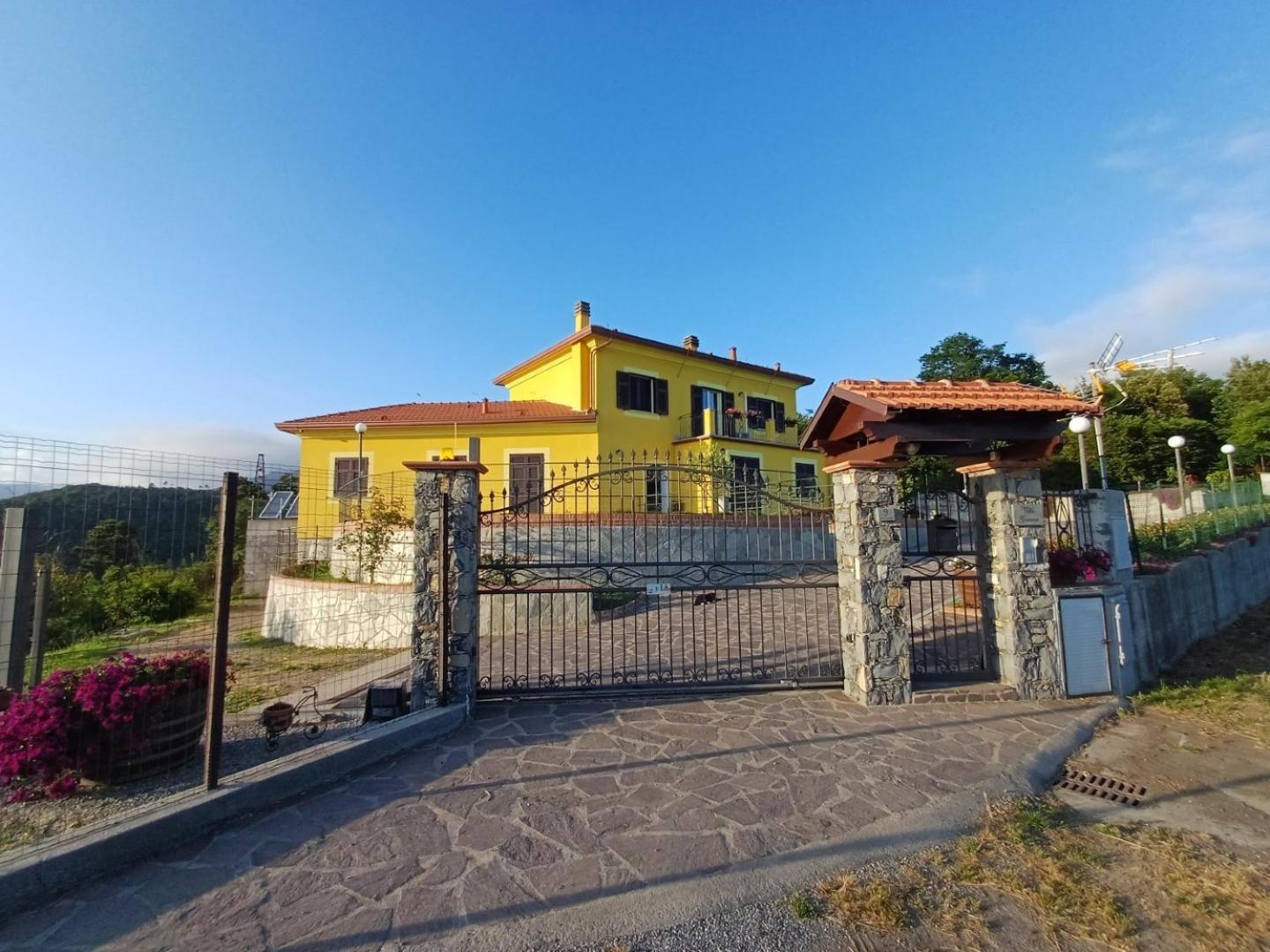 Joivy Villa Guanna - Charming Flat With Garden Bracco Ngoại thất bức ảnh